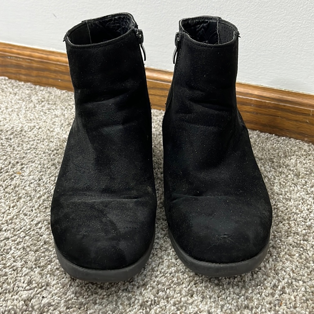Marypaz black suede booties